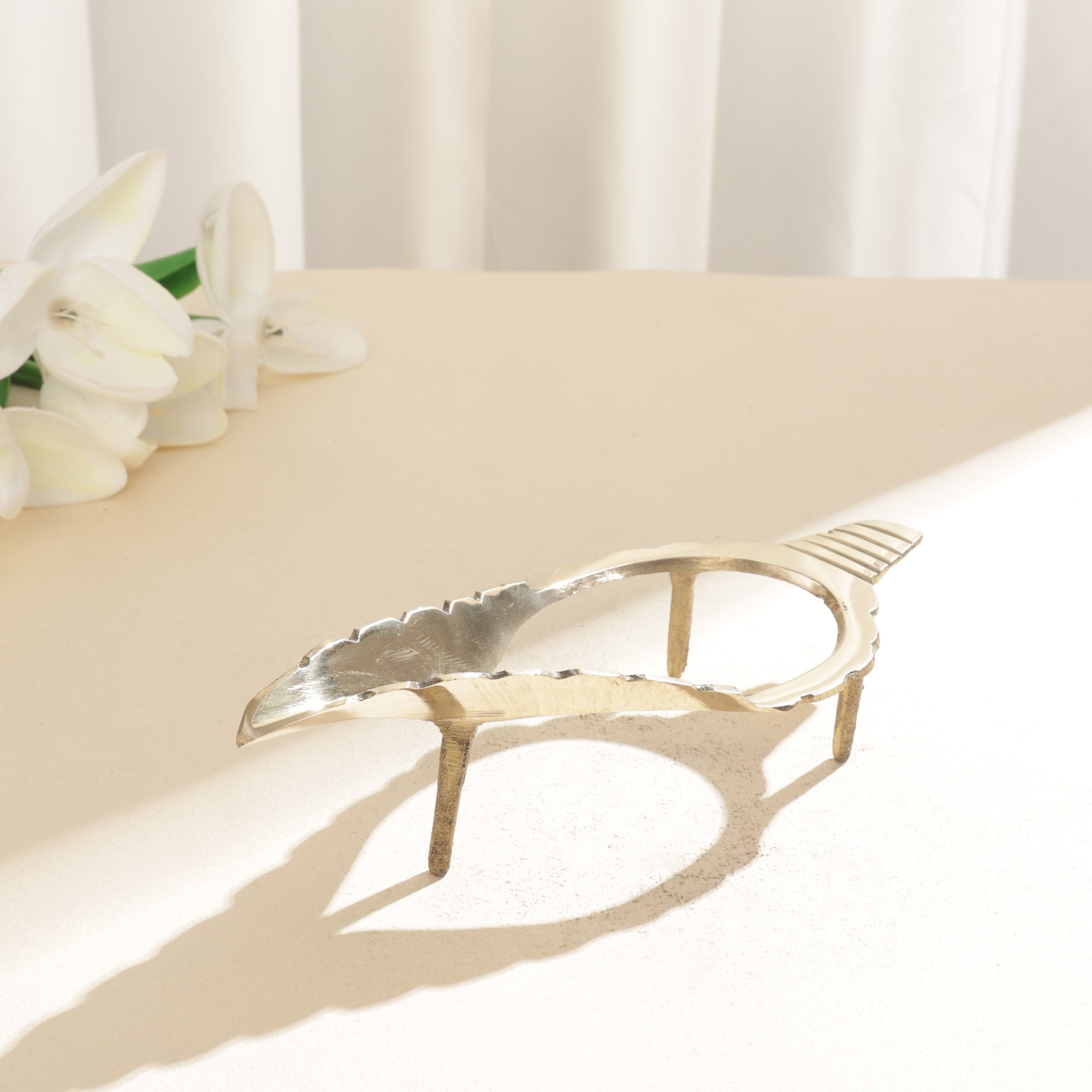 Brass Shankh Stand - 7.5