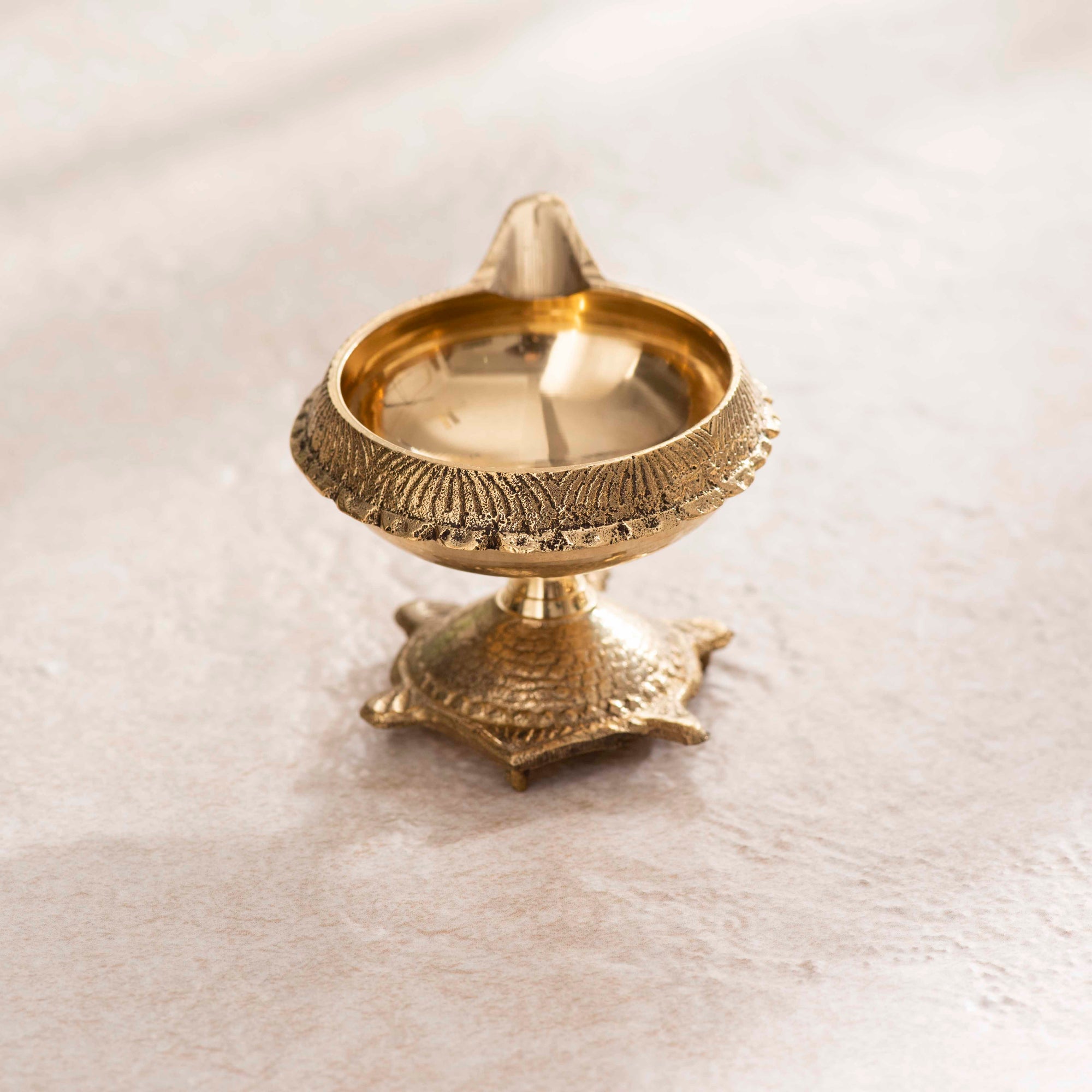 Brass Kuber Deep With Turtle set of 2 - 2.5 Inch