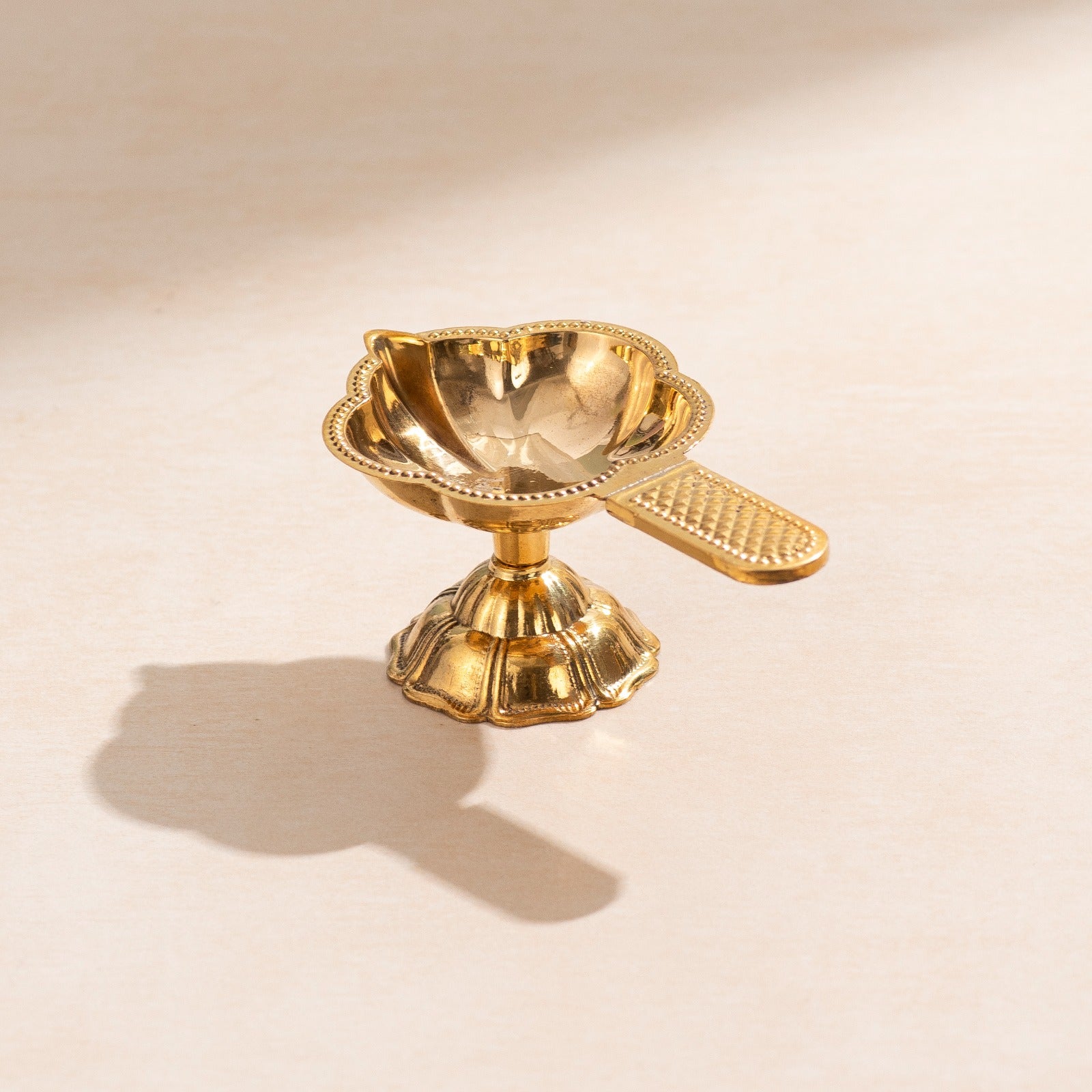 Brass Floral Kapur Aarti Diya with handle - 4 inch
