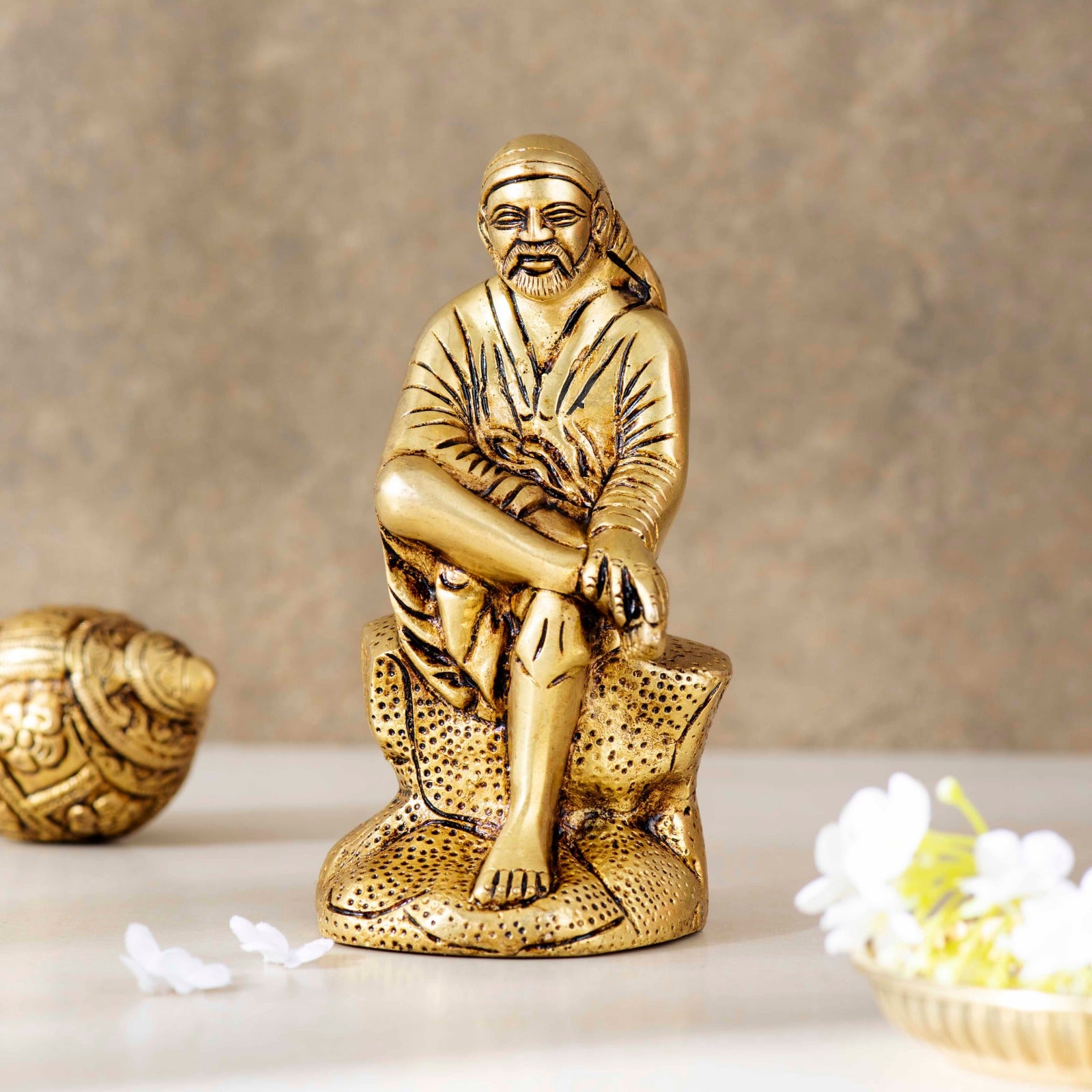 Superfine Sai Baba Idol - 6 Inch