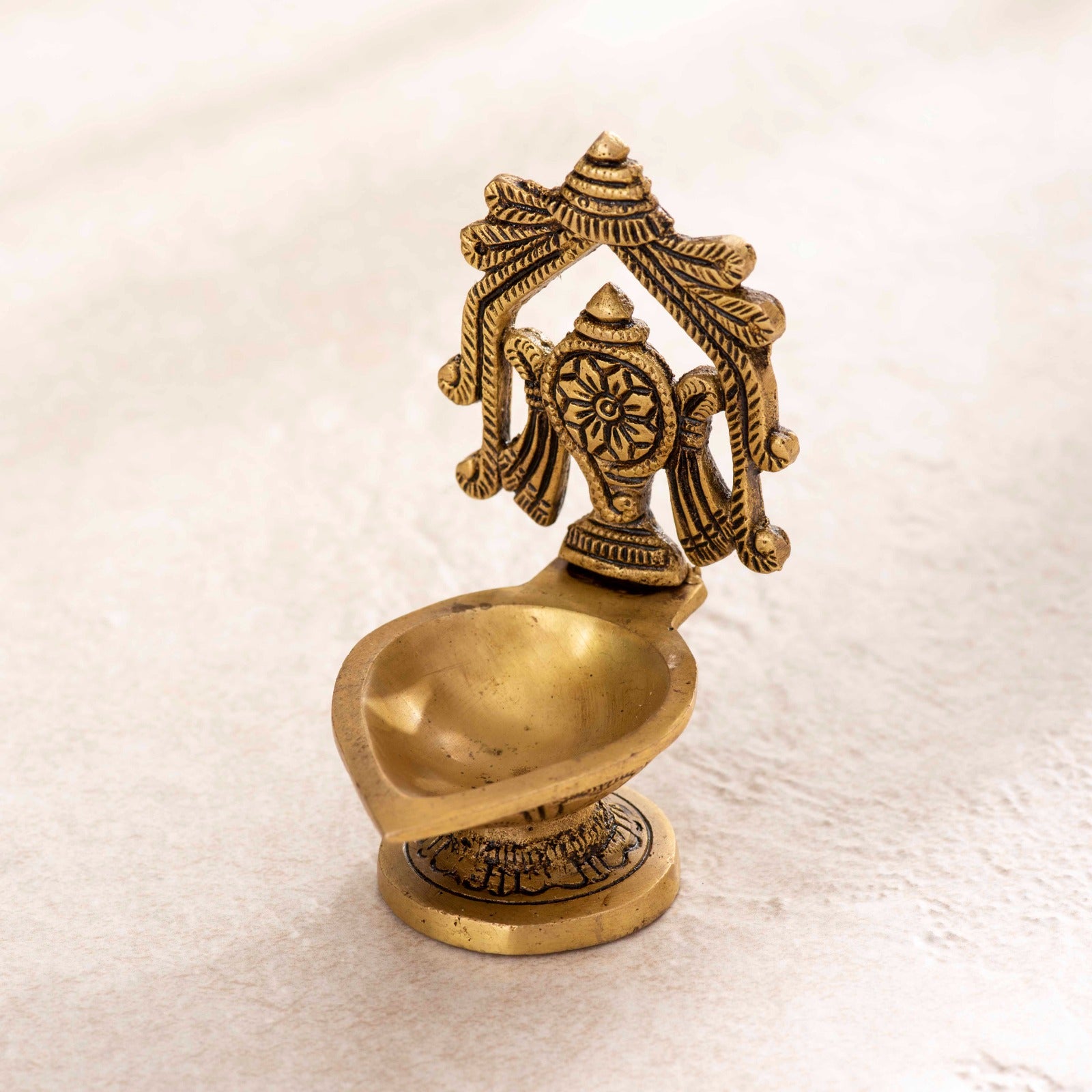 Brass Superfine Shankh Chakra Deep [5 inch]